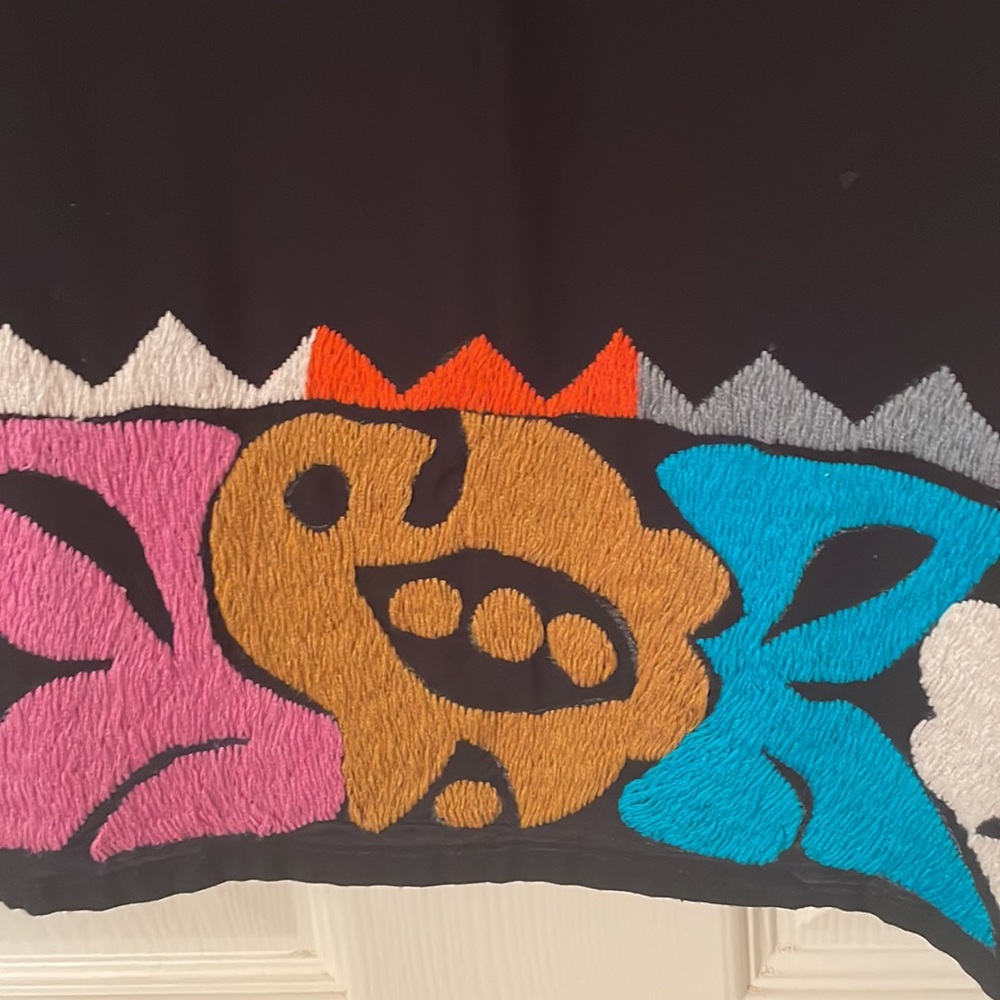 Embroidered Tunic - Picture 4 of 4
